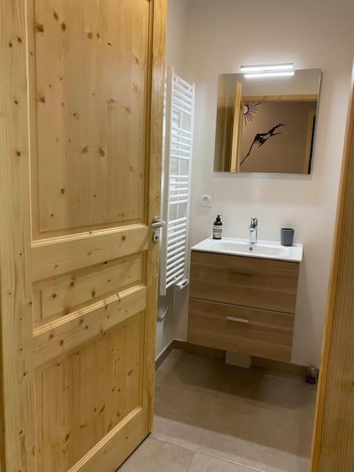 Gorgeous 2 Bedroom, 2 Full Bath, Ski In Apartment! Winner Of 2025 And 2024 Traveller Award! Morzine Exterior foto